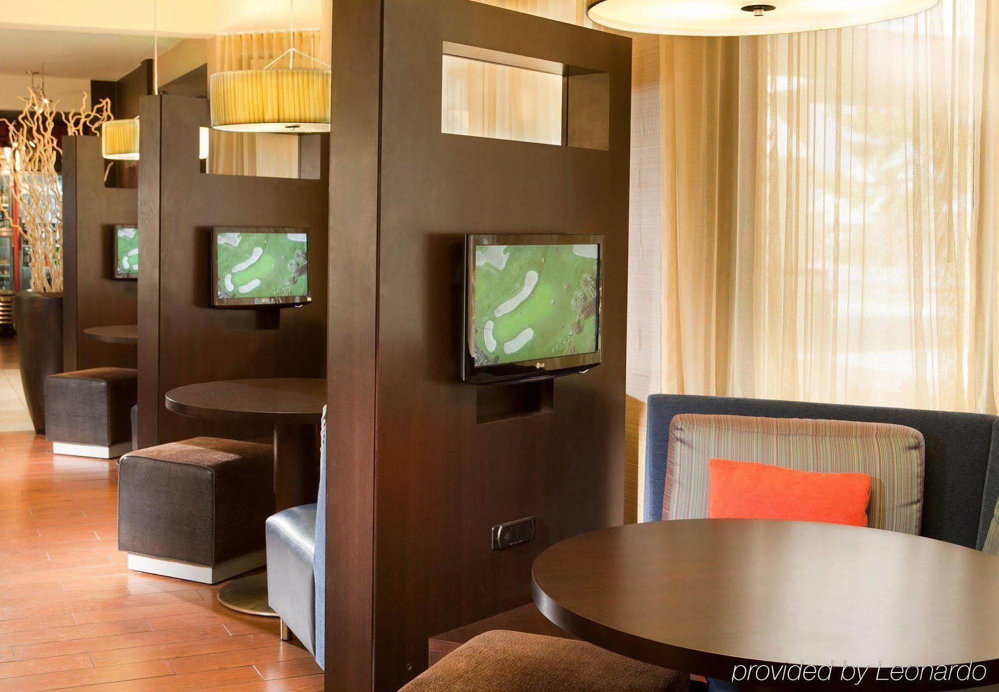 Courtyard By Marriott Dallas Arlington Entertainment District מראה חיצוני תמונה