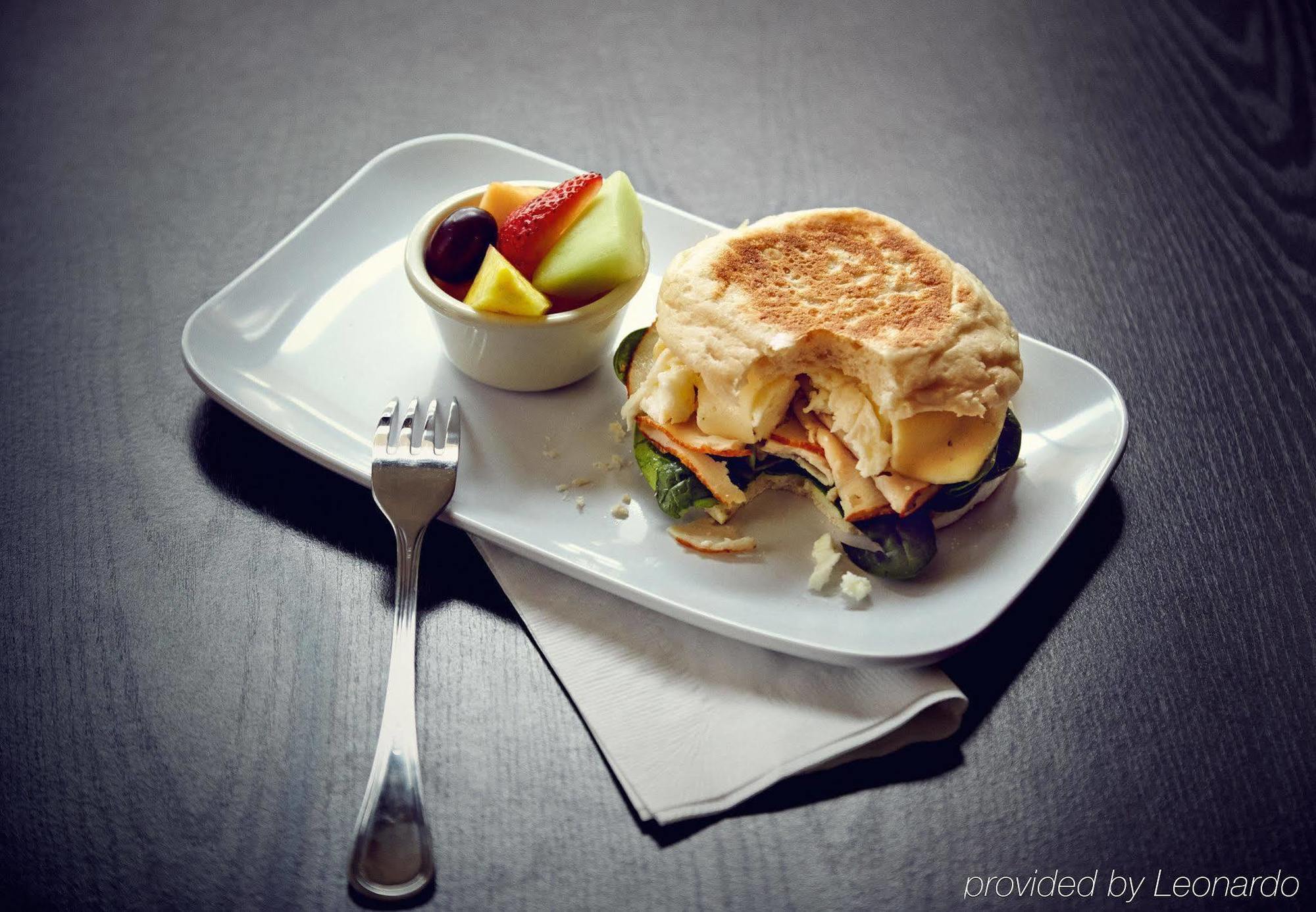 Courtyard By Marriott Dallas Arlington Entertainment District מראה חיצוני תמונה