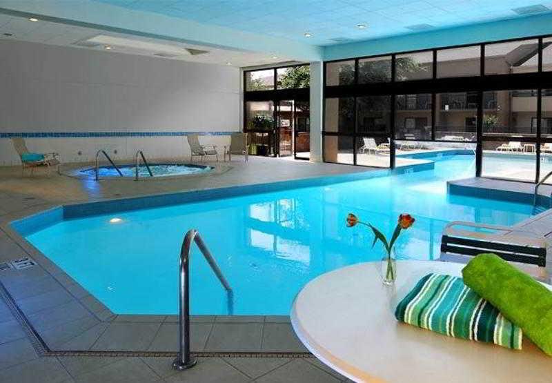 Courtyard By Marriott Dallas Arlington Entertainment District מראה חיצוני תמונה